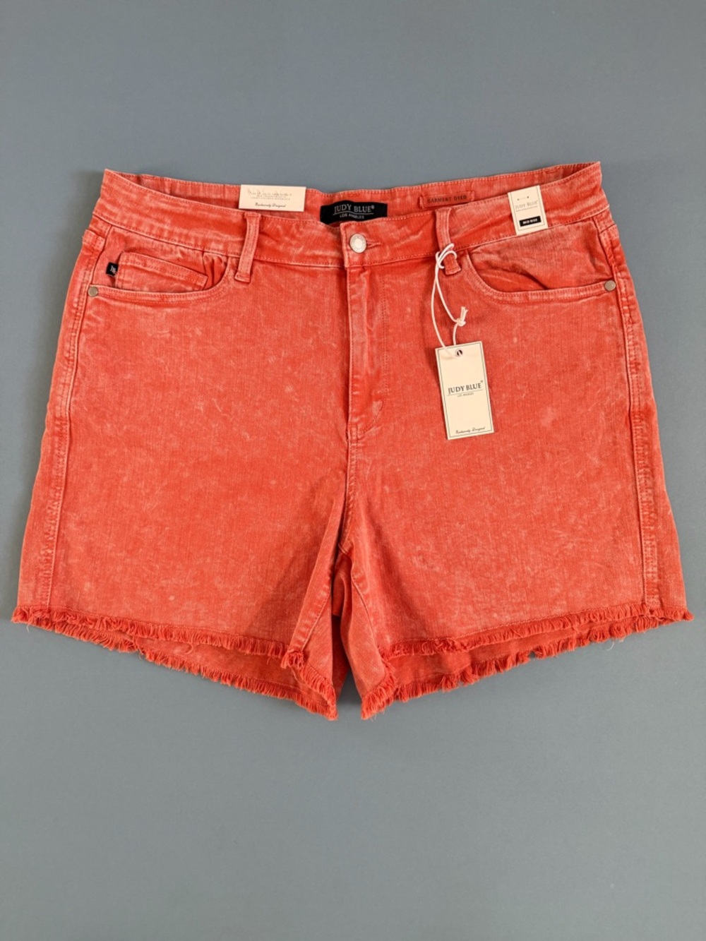 NWT Judy Blue Garment Dyed Mineral Wash Peach Orange Raw Hem Denim Shorts 150340